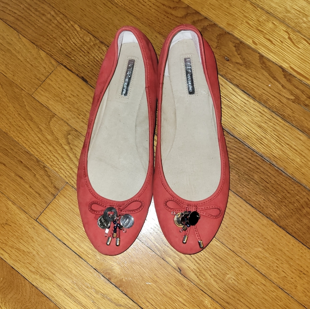BCBGeneration Red Flats Charms sz. 9
